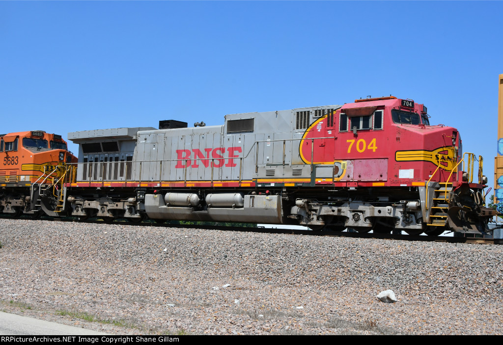 BNSF 704 Roster shot.